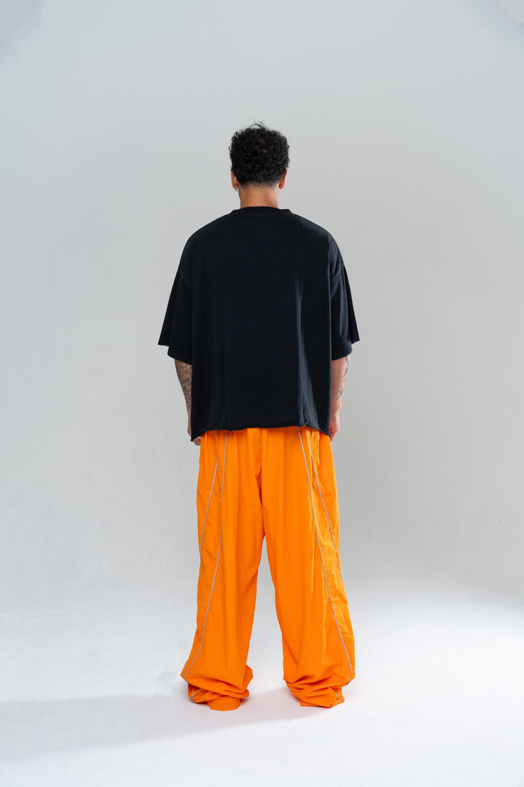ICONIC BAGGY TRACKPANTS - ORANGE - Image 4
