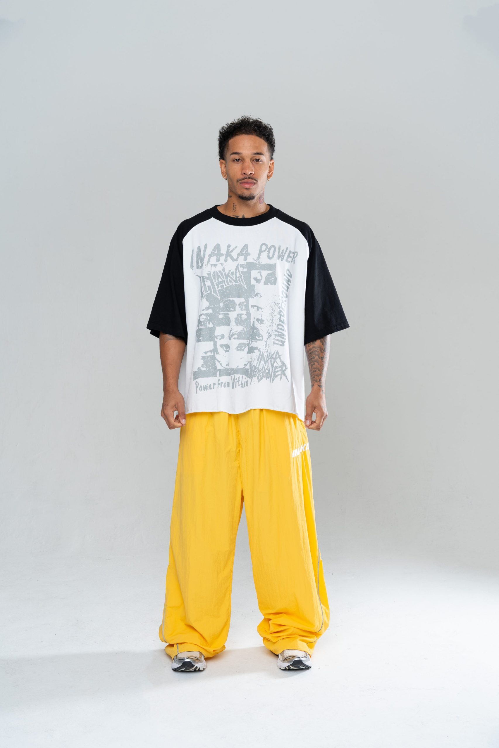 ICONIC BAGGY TRACKPANTS - YELLOW - Image 2