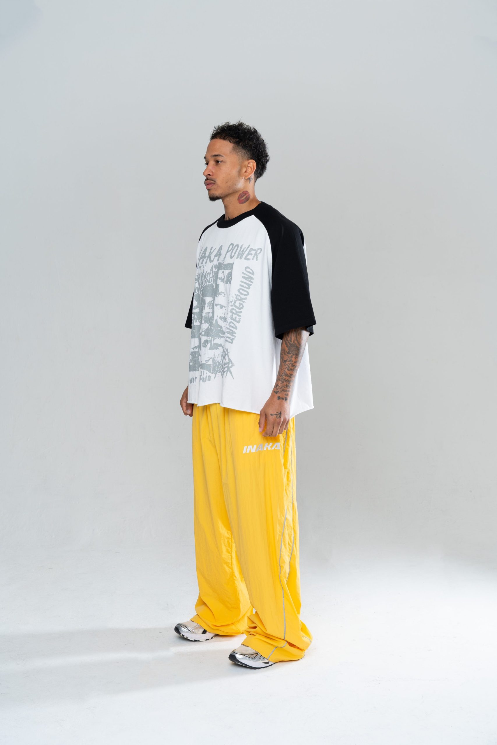 ICONIC BAGGY TRACKPANTS - YELLOW - Image 3