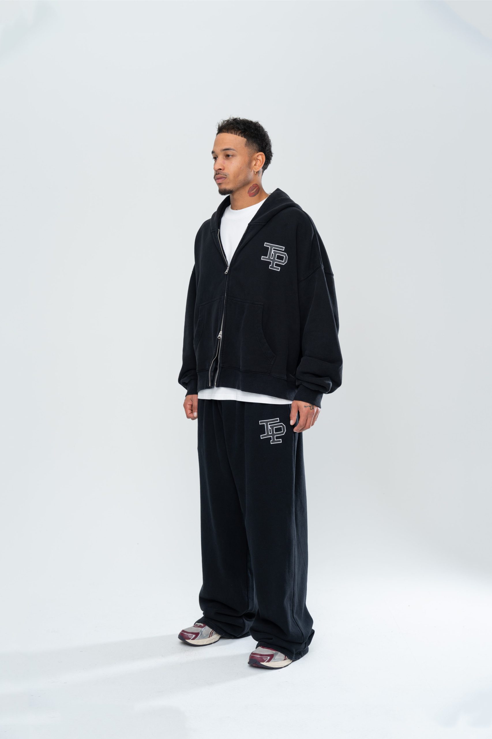 CLASSIC DOUBLE ZIP HOODIE - BLACK - Image 4